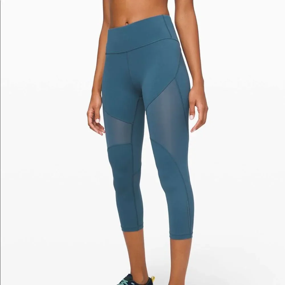 Lululemon hot pursuit HR crop 21” - Picture 1 of 7